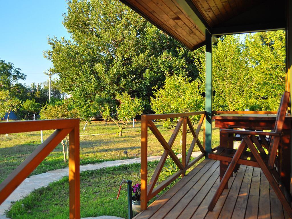 Отель Hobbit Evi Чирали Номер фото