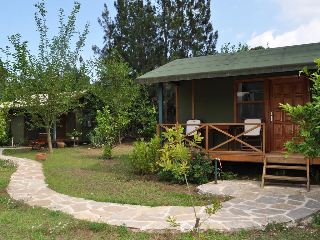 Отель Hobbit Evi Чирали Номер фото